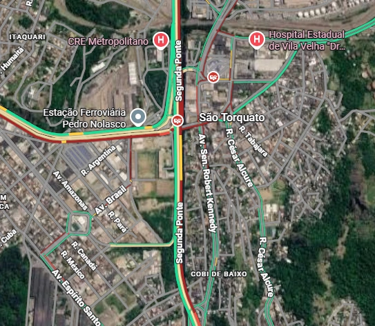 VÍDEO | Caminhão quebrado complica trânsito na Segunda Ponte