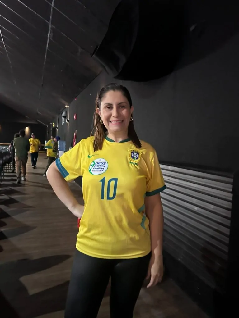 Encontro da Direita reúne multidão em torno de Flávio Bolsonaro e Magno Malta, em Vitória Encontro da Direita reúne multidão em torno de Flávio Bolsonaro e Magno Malta neste sábado (18)