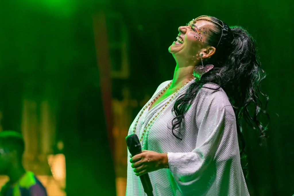 Festival POCAR em Conceição da Barra reúne Cordel do Fogo Encantado e atrações nacionais com shows gratuitos