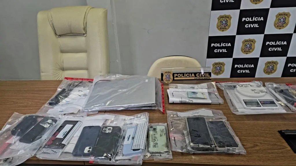 Mesmo preso, líder do TCP é investigado por manter comando de grupo criminoso no ES Mesmo preso, líder do TCP é investigado por manter comando de grupo criminoso no ES