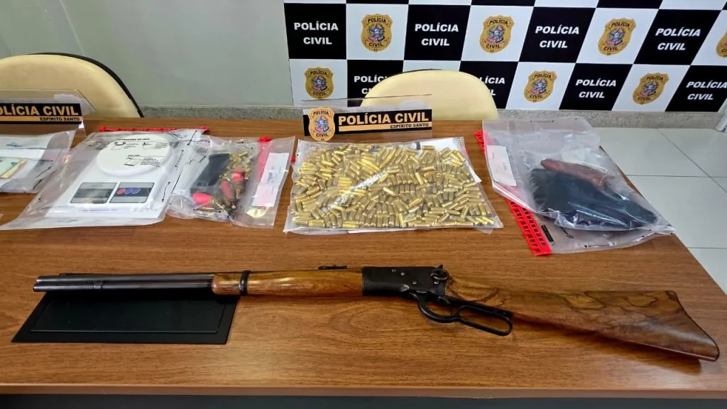 Mesmo preso, líder do TCP é investigado por manter comando de grupo criminoso no ES Mesmo preso, líder do TCP é investigado por manter comando de grupo criminoso no ES