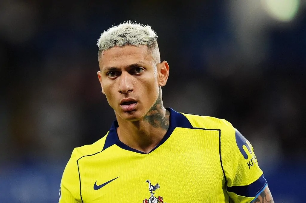 Jogadores capixabas agitam o mercado do futebol europeu Jogadores capixabas agitam o mercado do futebol europeu