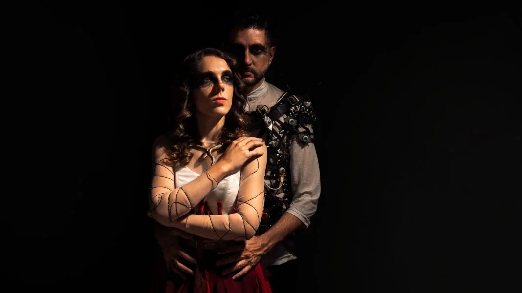 Capitu e Bentinho - HD 1 black.jpg.jpg