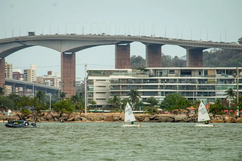 Capixaba faz história e se torna primeira menina campeã estadual de Vela Optimist