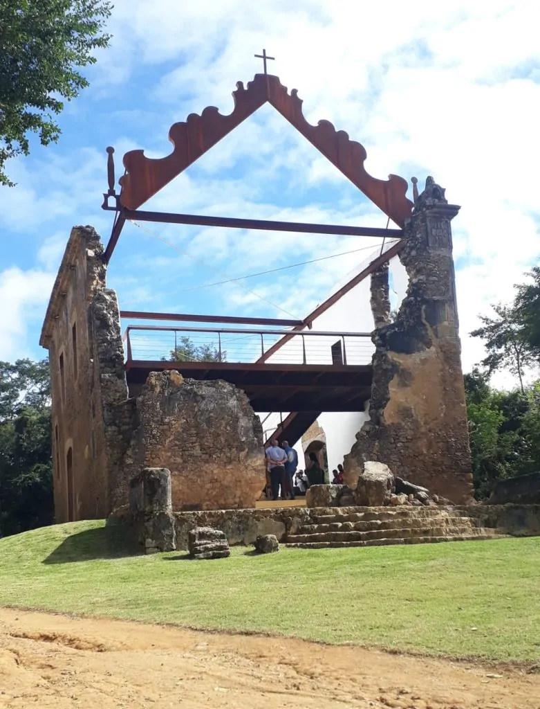 Turismo na Serra: a cidade com histórias, trilhas e mar... muito além dos números