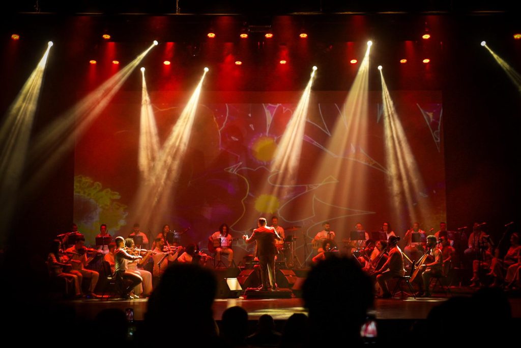 Orquestra faz sessão extra com hits de Michael Jackson em Vitória