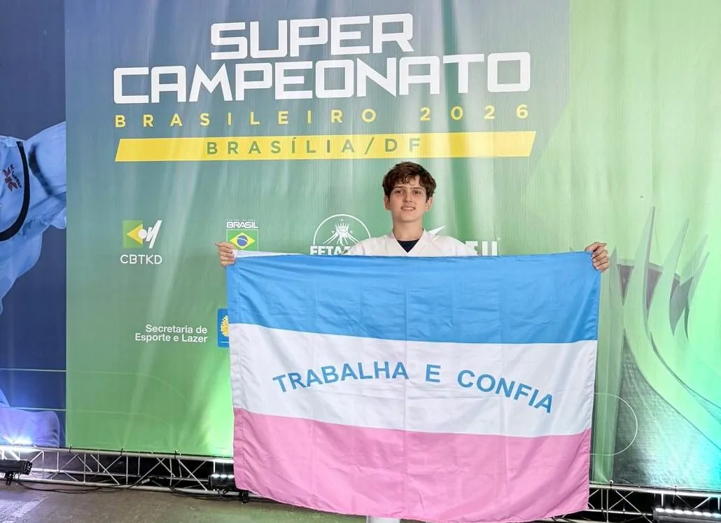 Jovens capixabas disputam o Brasileiro de Taekwondo em Brasília Atletas jovens do Espírito Santo competem em Brasília pelo Super Brasileiro de Taekwondo, buscando experiência em nível nacional.