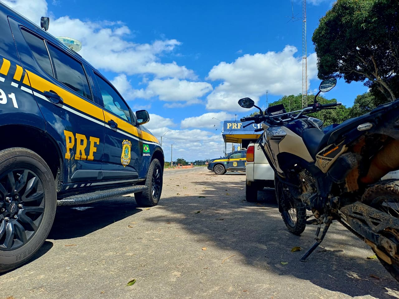 Haxixe escondido em teto de carro e mais: PRF registra apreensões na BR-101 - QTU Questões do Universo