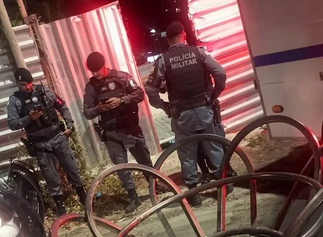 Vizinhança tenta linchar mulher após morte de recém-nascido na Serra