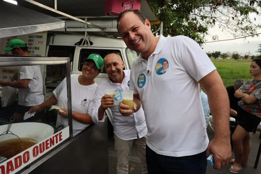 Victor Linhalis abre corrida pela reeleição com maratona no ES e aposta em bases eleitorais