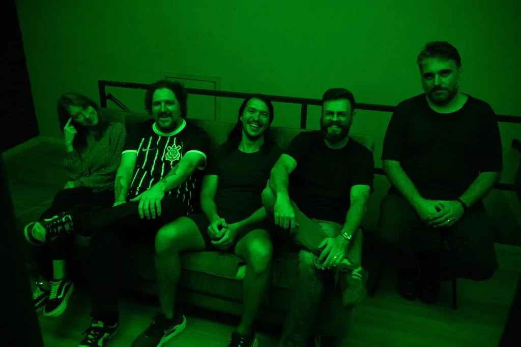 Fenômeno de público e nostalgia, Bloco Ventania abre nova data no Teatro do SESI
