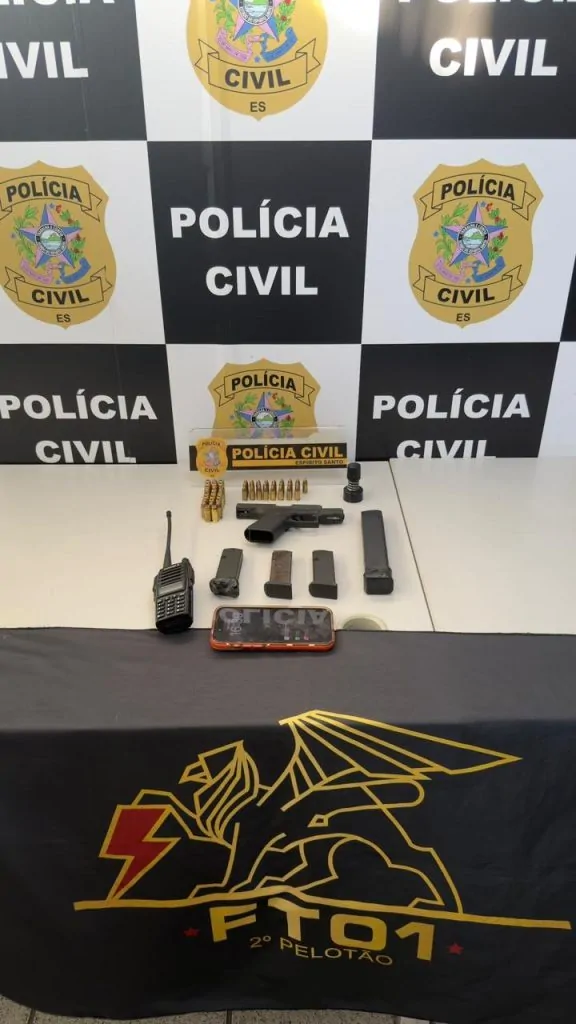Líder do tráfico no Morro da Garrafa é preso com pistola e carro de luxo