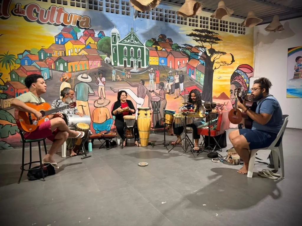 Quintal da Cultura reúne congo,música afro-indígena da Sankofa e artes visuais em Viana