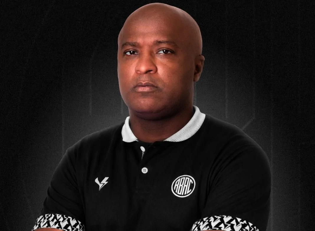 Reinaldo, novo treinador do Rio Branco-ES