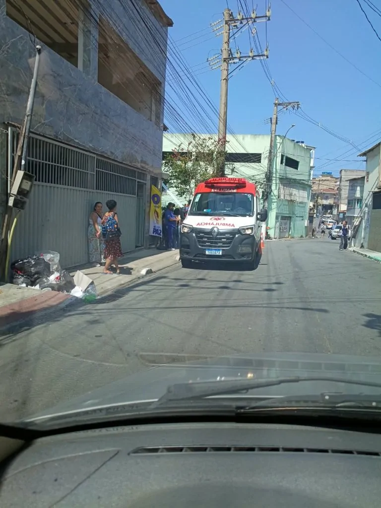 Homem morre durante instalação de telhado metálico em Vitória