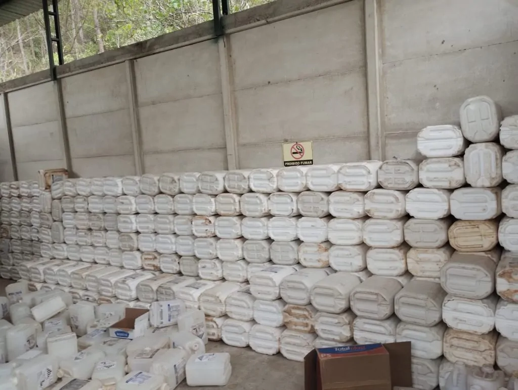 Mutirão recolhe 187 embalagens de agrotóxicos em Cachoeiro Mutirão recolhe 187 embalagens de agrotóxicos em Cachoeiro