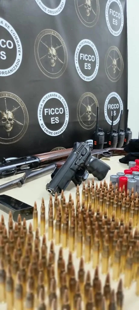 Preso com explosivos tinha camisas da Polícia Civil no ES