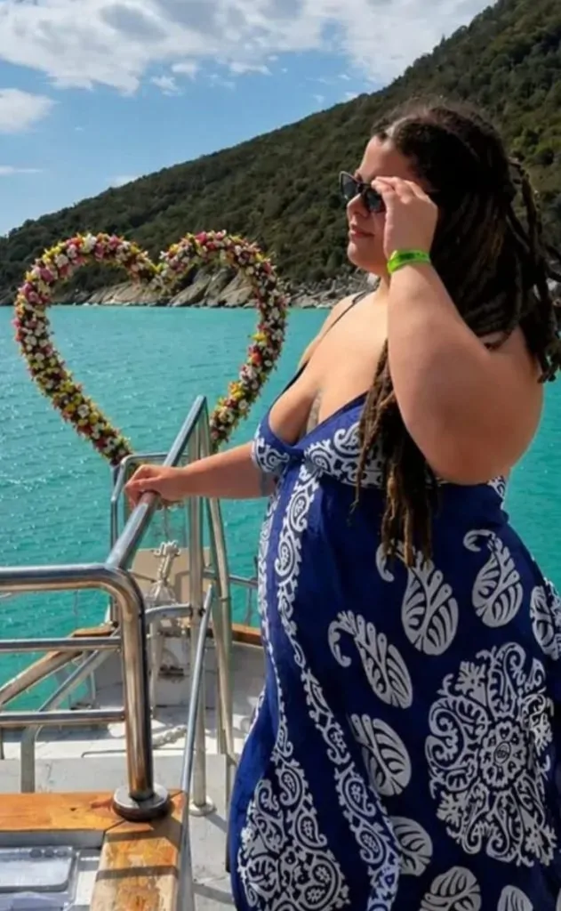 Jovem morre após acidente em Fundão; filha de 10 meses e marido sobrevivem