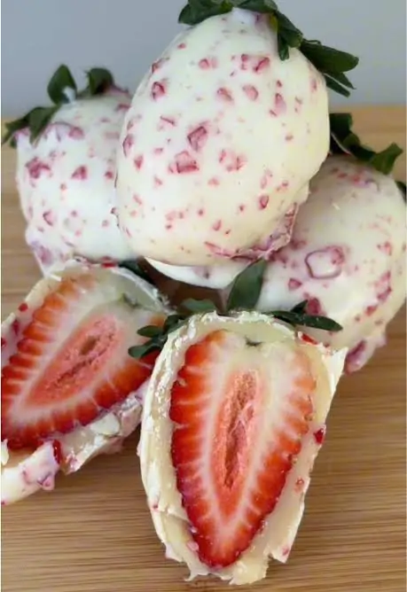 A nova febre da confeitaria: morango cravejado conquista os capixabas