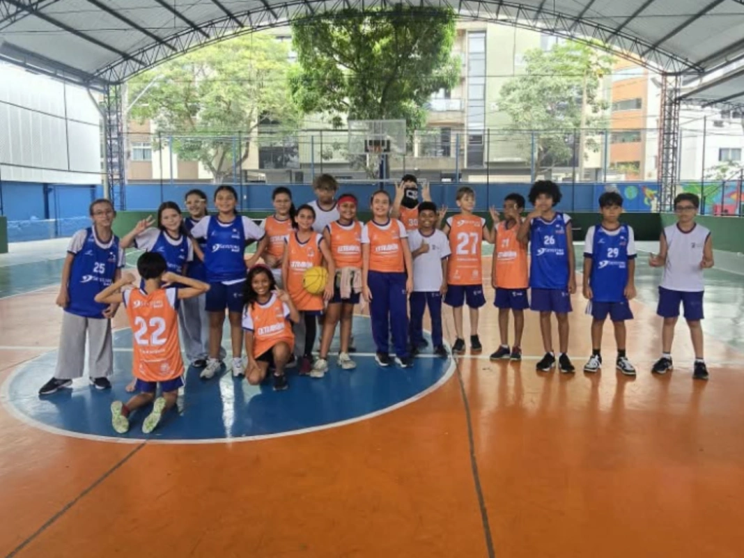 Escolinha de basquete no Tancredão, em Vitória