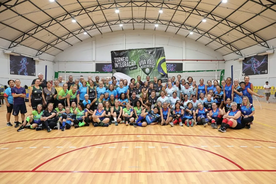 vôlei-adaptado Vôlei adaptado reúne atletas de 45 a 75 anos em Vitória