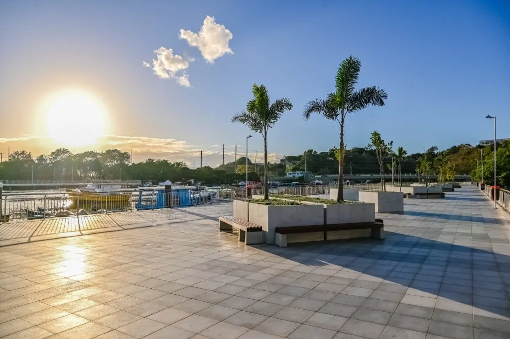Vitória abre concessão de polo gastronômico e guarderia