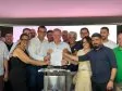 Renato Casagrande no centro entre prefeitos e deputados